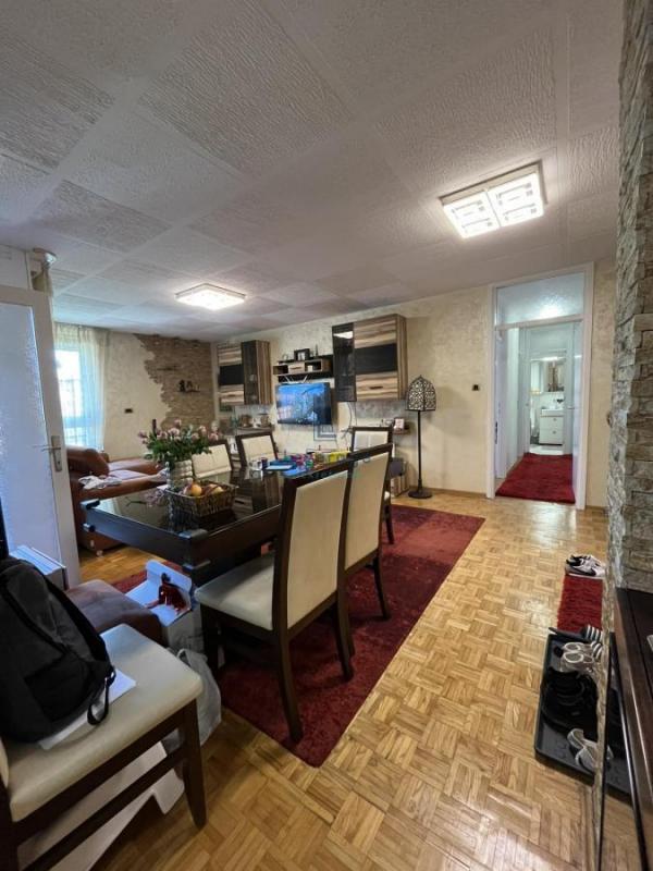 Stan na prodaju u Beogradu, Nova Galenika, dvoiposoban, 73m2, cena 260000 evra