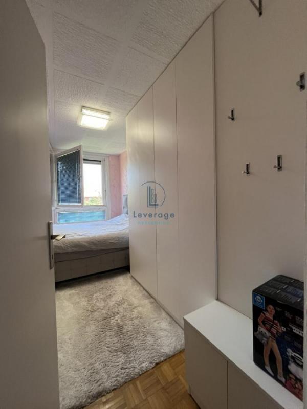 Stan na prodaju u Beogradu, Nova Galenika, dvoiposoban, 73m2, cena 260000 evra