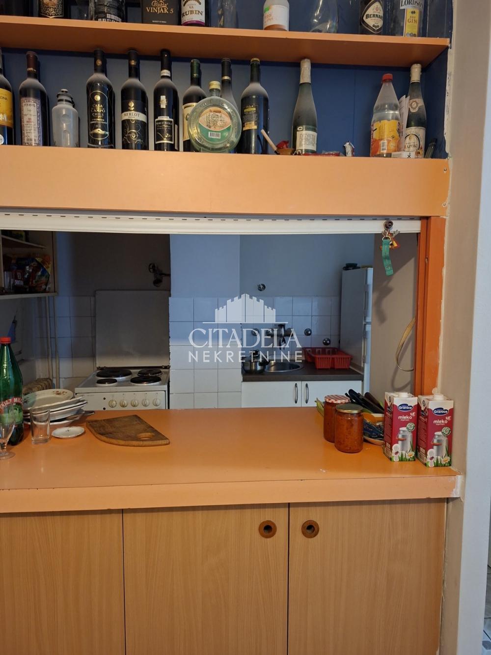 Stan na prodaju u Beogradu, Banjica, cetvorosoban, 118m2, cena 290000 evra