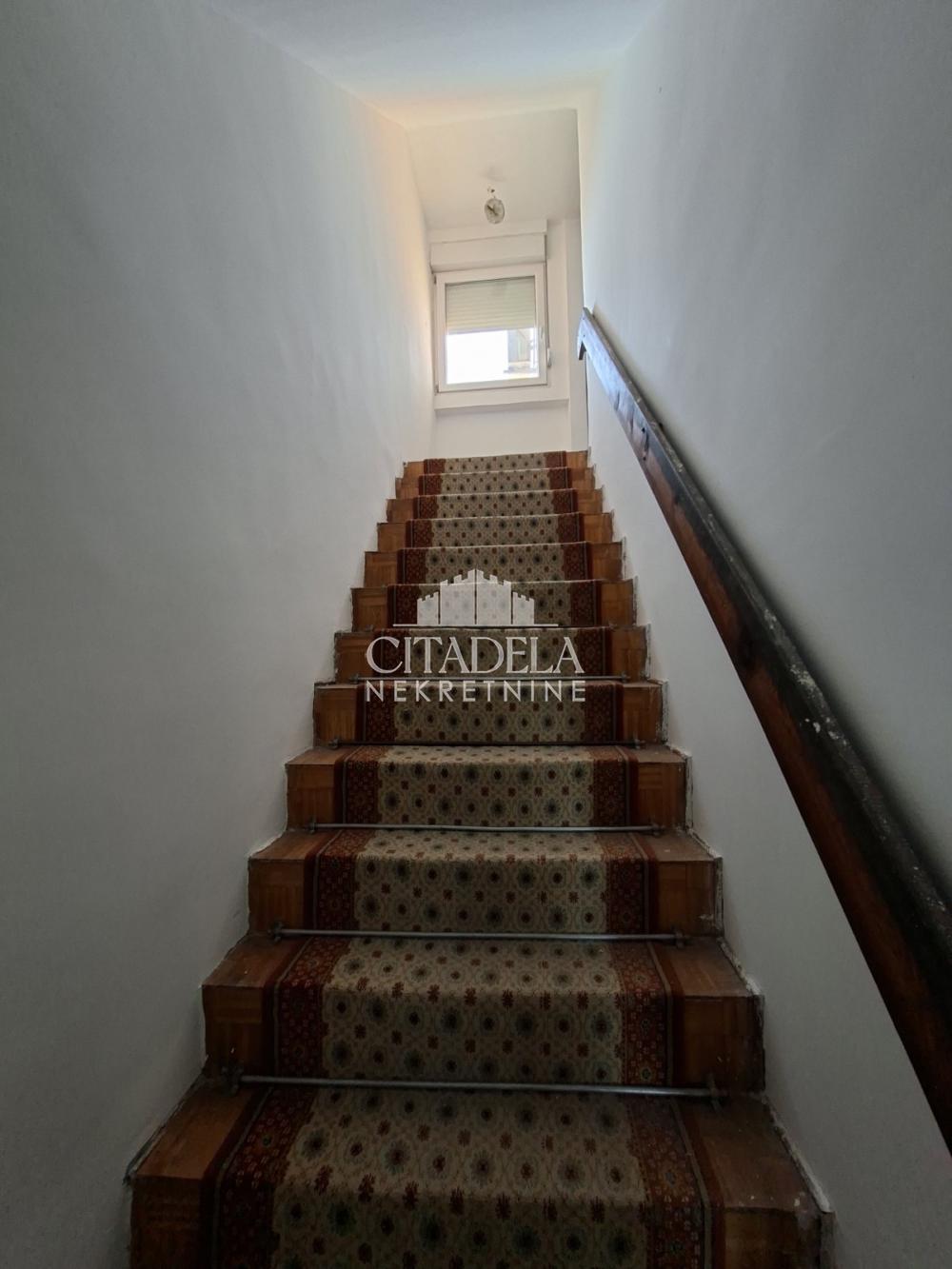 Stan na prodaju u Beogradu, Banjica, cetvorosoban, 118m2, cena 290000 evra