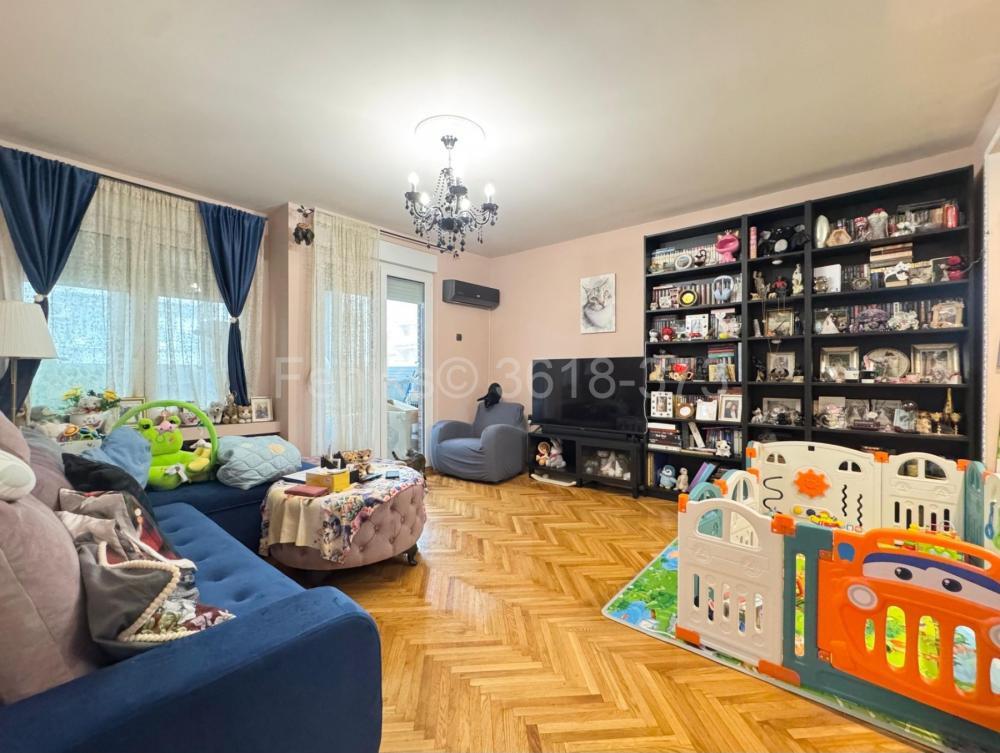 Stan na prodaju u Beogradu, Vračar, trosoban, 84m2, cena 335000 evra