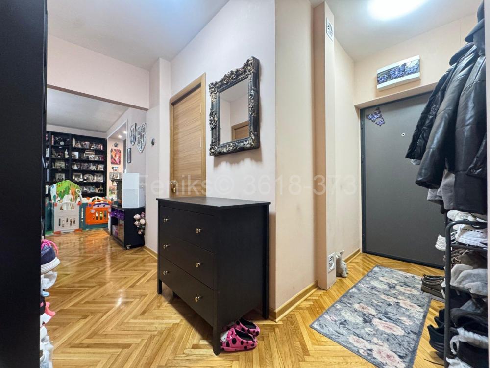 Stan na prodaju u Beogradu, Vračar, trosoban, 84m2, cena 335000 evra