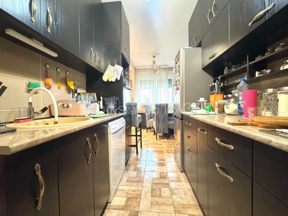 Stan na prodaju u Beogradu, Vračar, trosoban, 84m2, cena 335000 evra