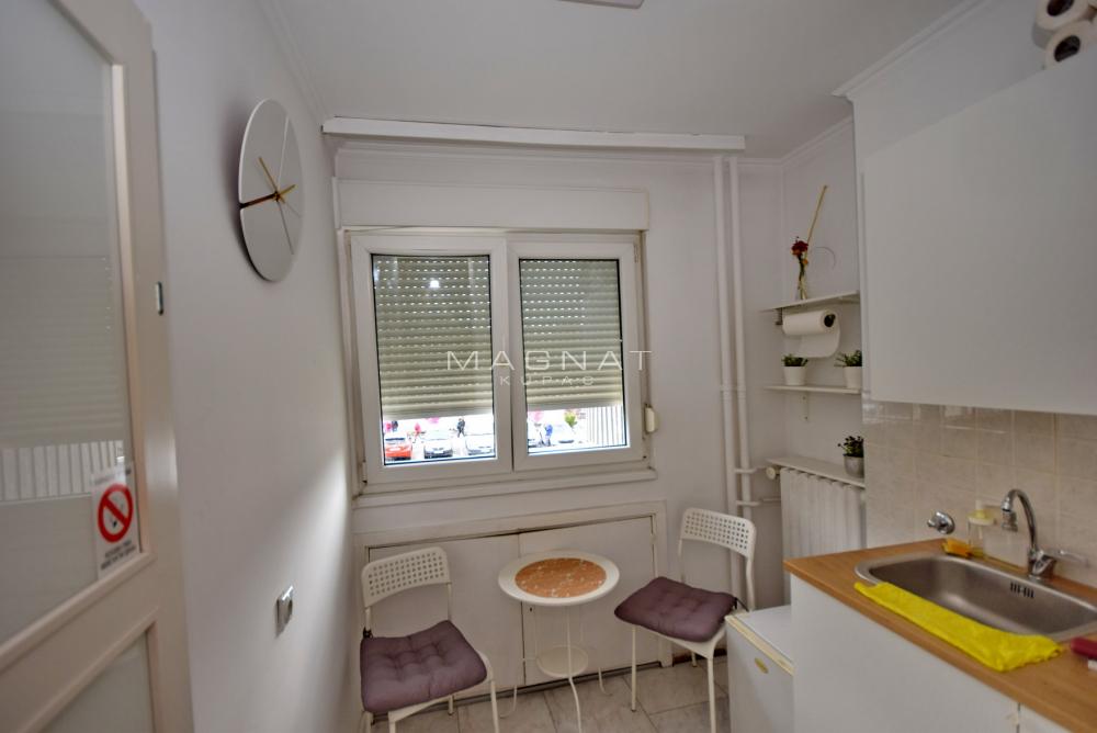 Stan na prodaju u Beogradu, Vračar, dvosoban, 53m2, cena 235000 evra