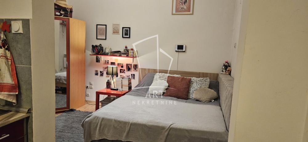 Stan na prodaju u Beogradu, Crveni Krst, 23m2, cena 103000 evra