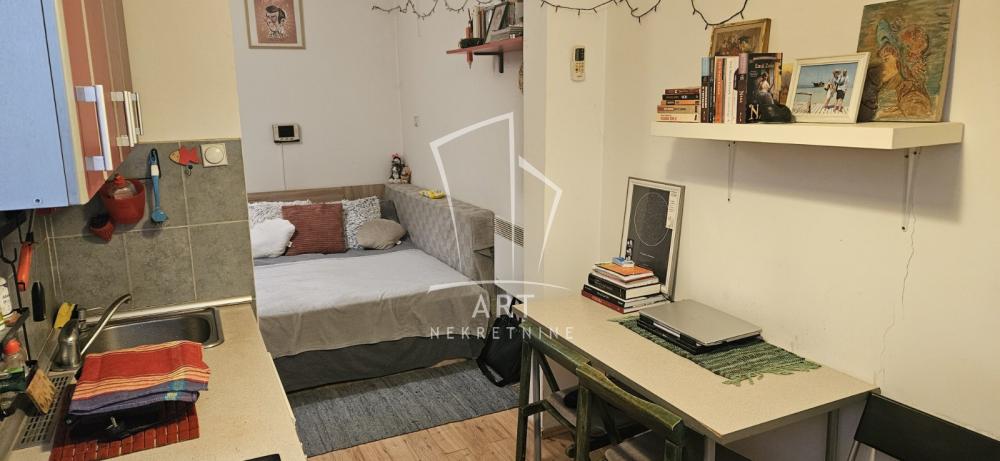 Stan na prodaju u Beogradu, Crveni Krst, 23m2, cena 103000 evra