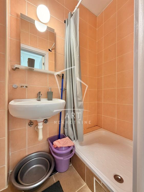 Stan na prodaju u Beogradu, Čukarica, 16m2, cena 49900 evra