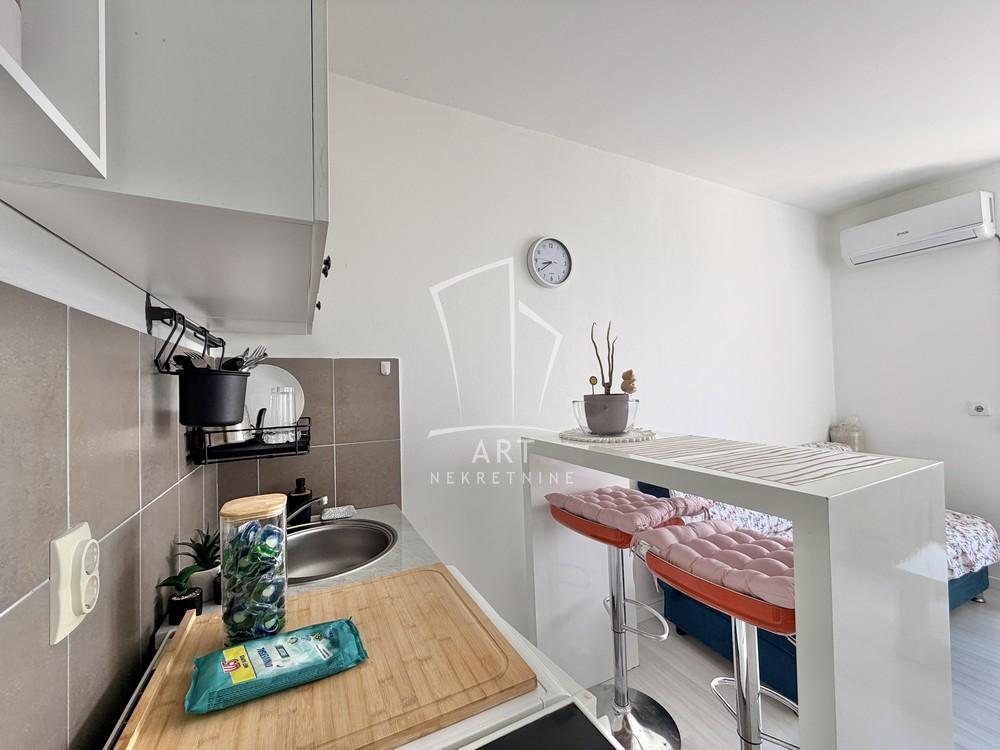 Stan na prodaju u Beogradu, Čukarica, 16m2, cena 49900 evra