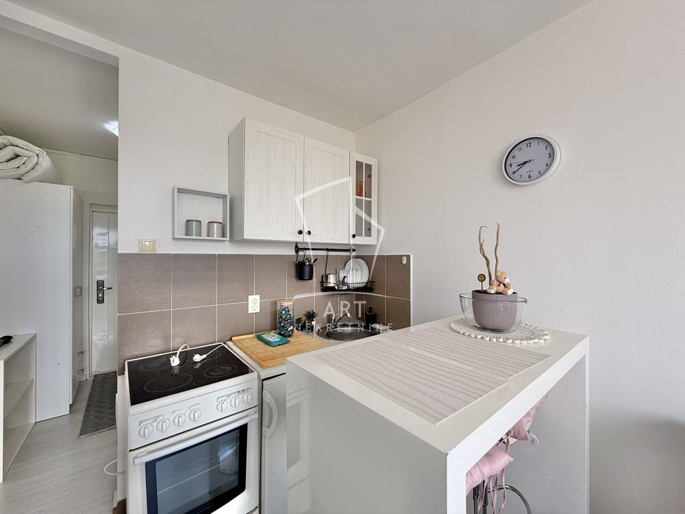 Stan na prodaju u Beogradu, Čukarica, 16m2, cena 49900 evra