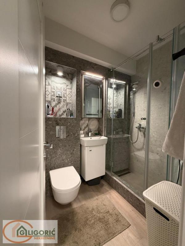 Stan na prodaju u Beogradu, Prvomajska, jednoiposoban, 42m2, cena 151000 evra