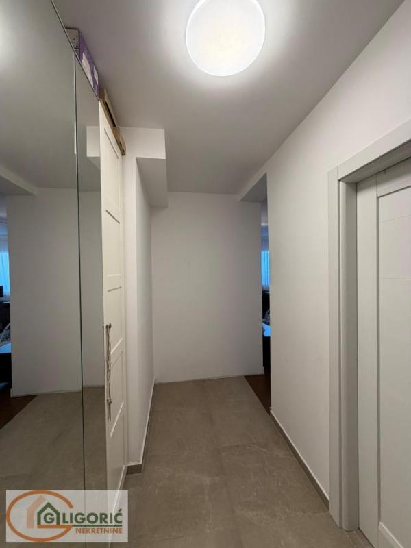 Stan na prodaju u Beogradu, Prvomajska, jednoiposoban, 42m2, cena 151000 evra