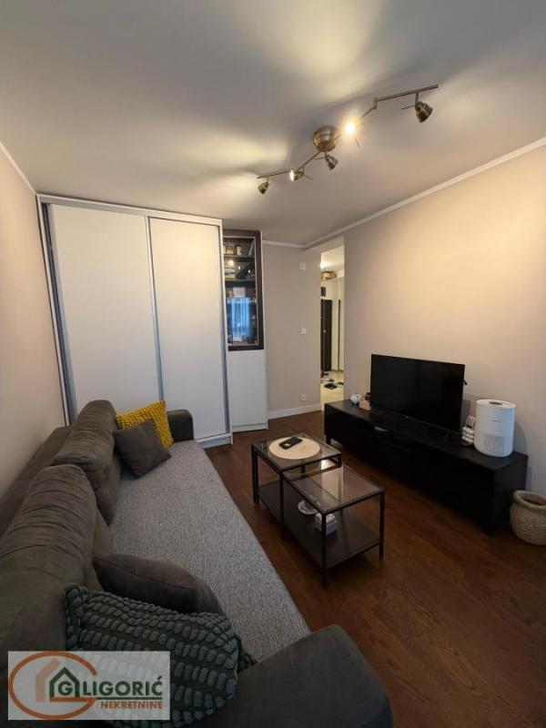 Stan na prodaju u Beogradu, Prvomajska, jednoiposoban, 42m2, cena 151000 evra