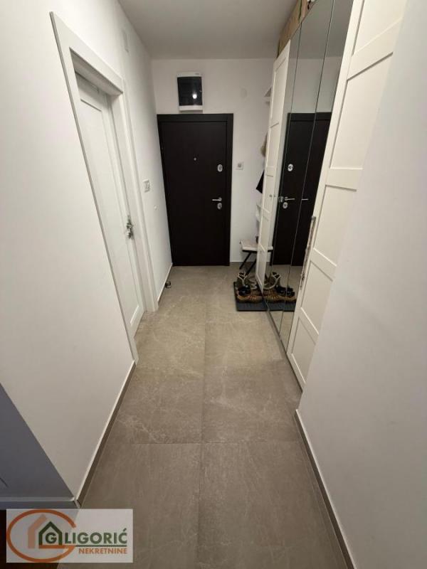 Stan na prodaju u Beogradu, Prvomajska, jednoiposoban, 42m2, cena 151000 evra