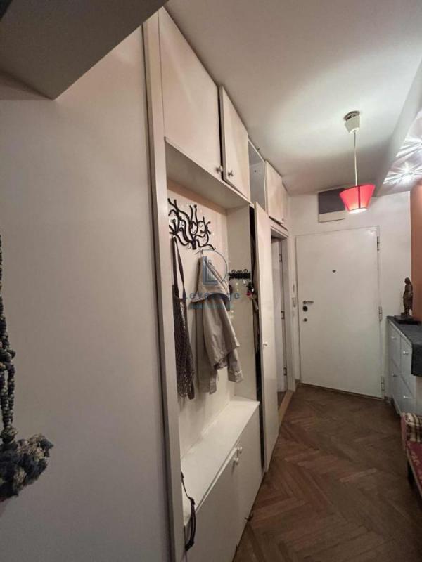 Stan na prodaju u Beogradu, Terazije, dvoiposoban, 60m2, cena 289000 evra