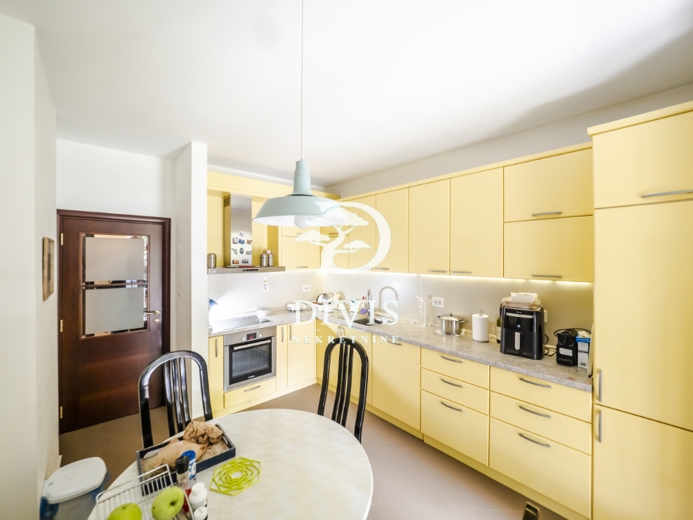 Stan na prodaju u Beogradu, Dedinje, trosoban, 98m2, cena 415000 evra