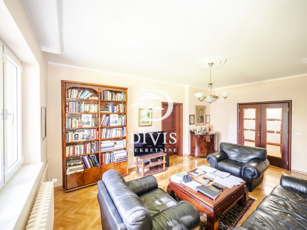 Stan na prodaju u Beogradu, Dedinje, trosoban, 98m2, cena 415000 evra