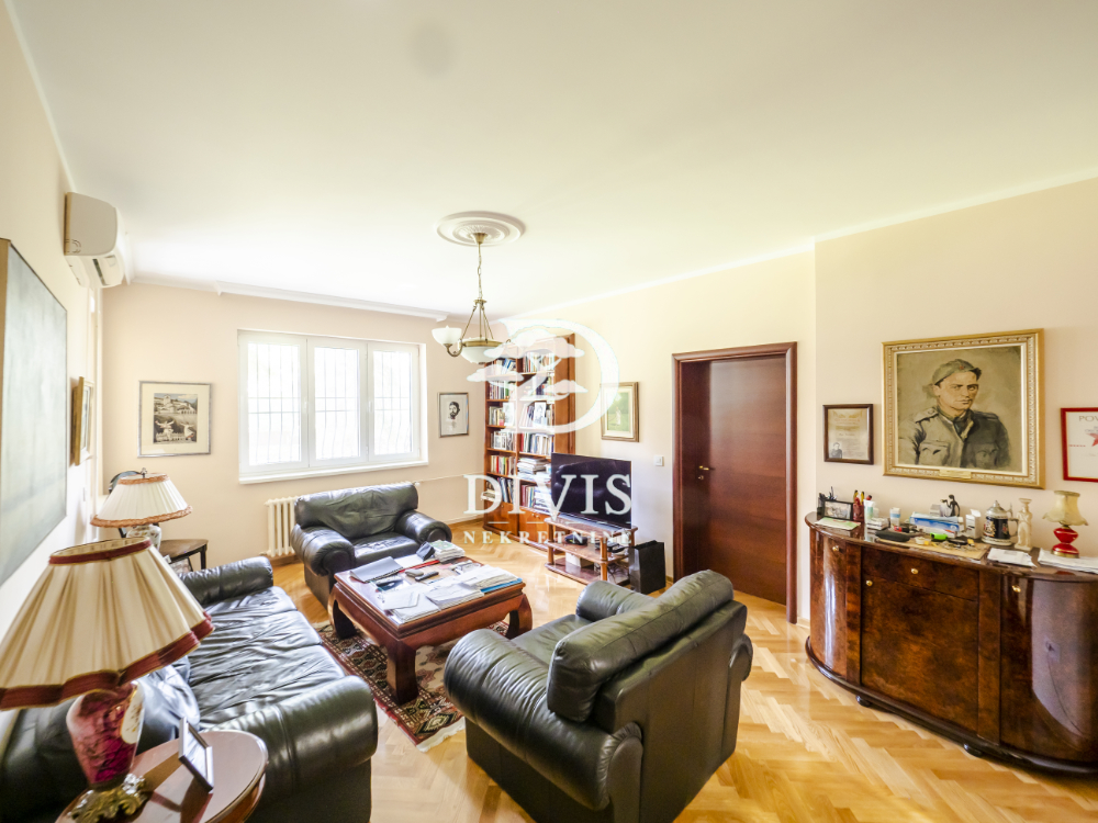 Stan na prodaju u Beogradu, Dedinje, trosoban, 98m2, cena 415000 evra