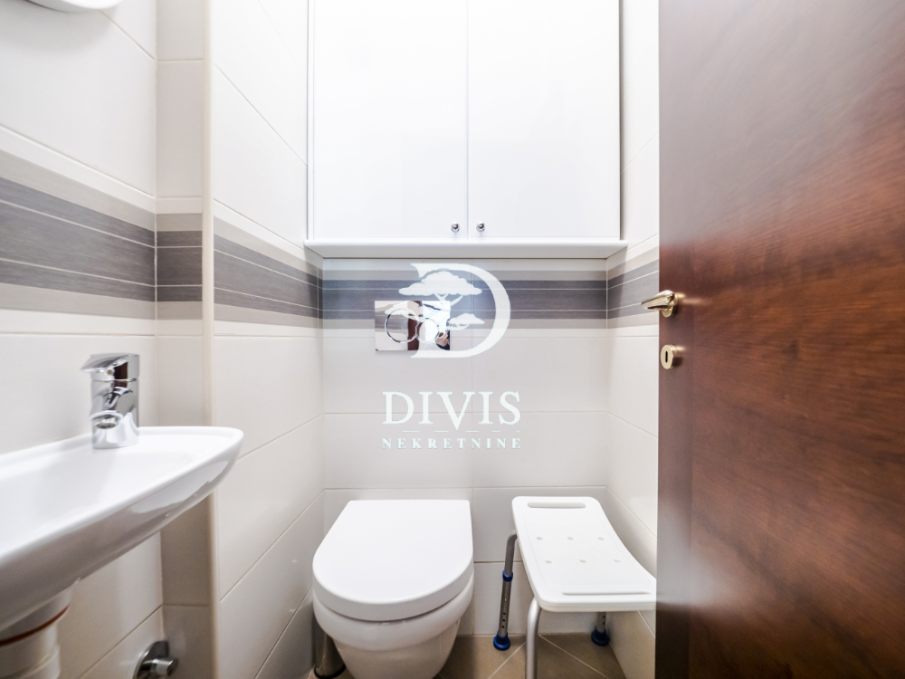 Stan na prodaju u Beogradu, Dedinje, trosoban, 98m2, cena 415000 evra