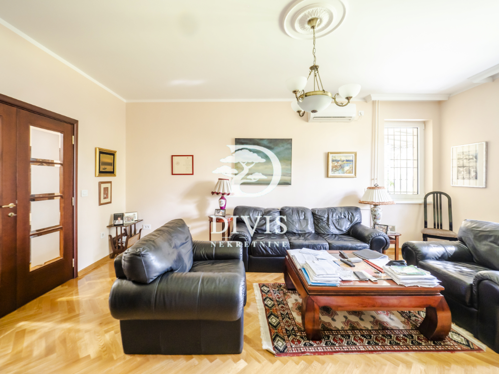 Stan na prodaju u Beogradu, Dedinje, trosoban, 98m2, cena 415000 evra