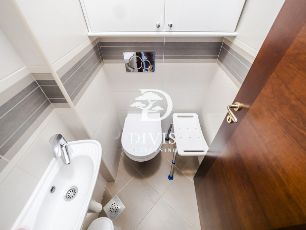 Stan na prodaju u Beogradu, Dedinje, trosoban, 98m2, cena 415000 evra