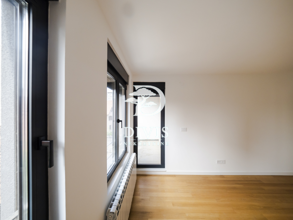 Stan na prodaju u Beogradu, Voždovac, trosoban, 62m2, cena 249000 evra