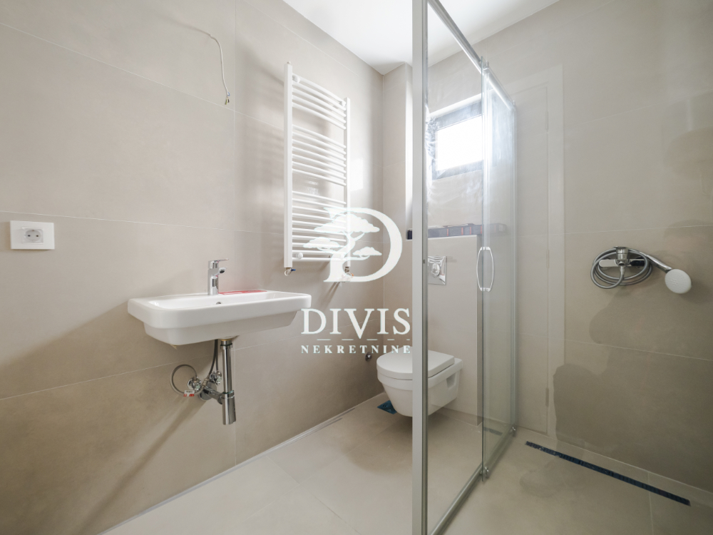 Stan na prodaju u Beogradu, Voždovac, trosoban, 62m2, cena 249000 evra