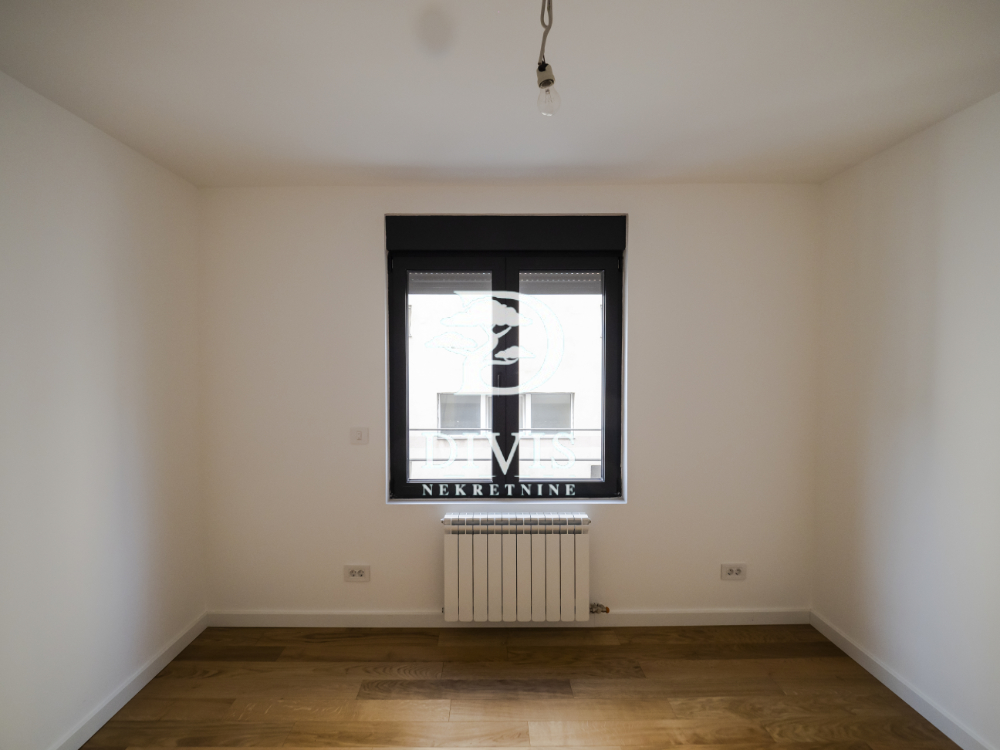 Stan na prodaju u Beogradu, Voždovac, trosoban, 62m2, cena 249000 evra