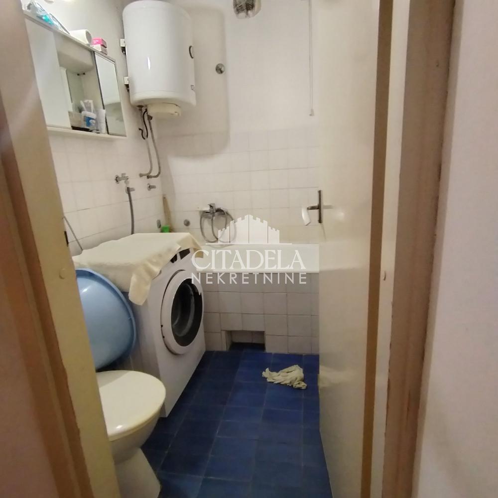 Stan na prodaju u Beogradu, Konjarnik, jednosoban, 38m2, cena 152000 evra