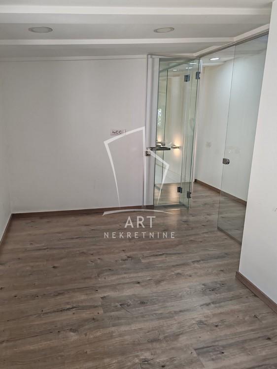 Stan na prodaju u Beogradu, Palilula, troiposoban, 95m2, cena 299000 evra