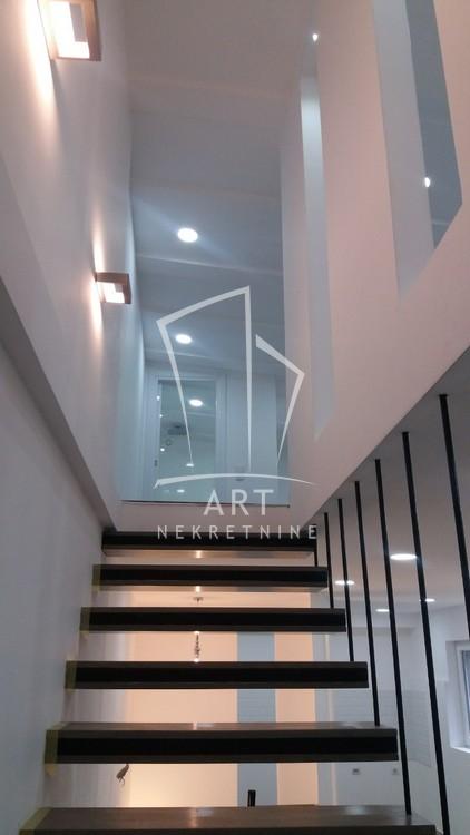 Stan na prodaju u Beogradu, Palilula, troiposoban, 95m2, cena 299000 evra