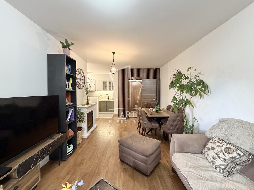 Stan na prodaju u Beogradu, Zemun, troiposoban, 94m2, cena 340000 evra