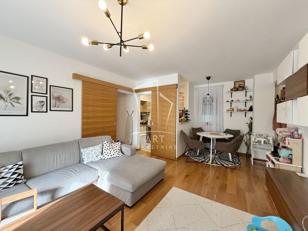 Stan na prodaju u Beogradu, Zemun, dvosoban, 54m2, cena 230000 evra