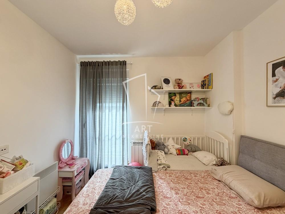 Stan na prodaju u Beogradu, Zemun, dvosoban, 54m2, cena 230000 evra