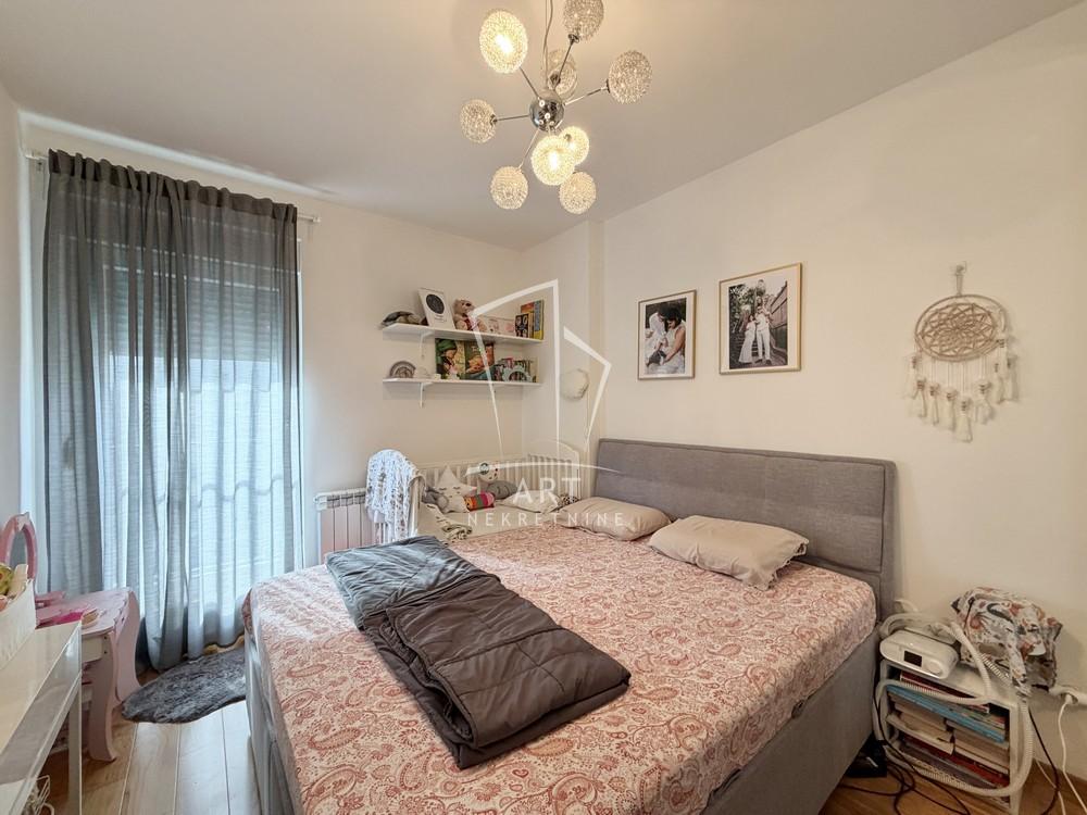 Stan na prodaju u Beogradu, Zemun, dvosoban, 54m2, cena 230000 evra