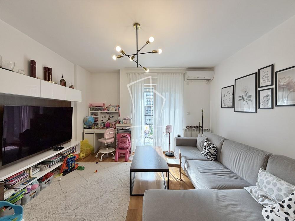 Stan na prodaju u Beogradu, Zemun, dvosoban, 54m2, cena 230000 evra