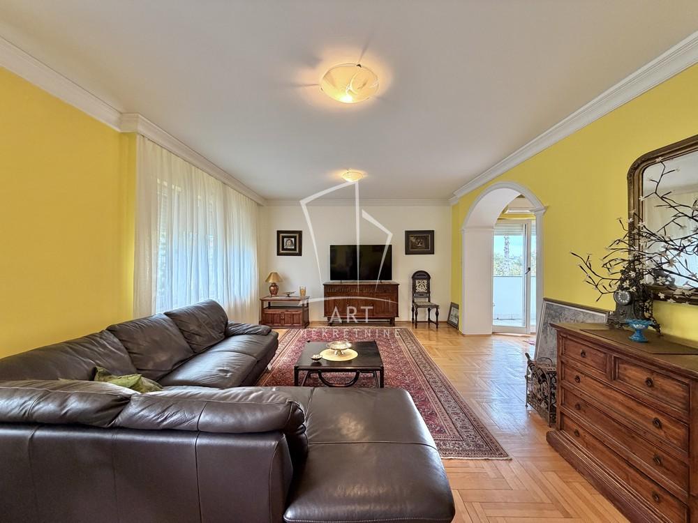 Stan na prodaju u Beogradu, Dedinje, cetvorosoban, 128m2, cena 520000 evra