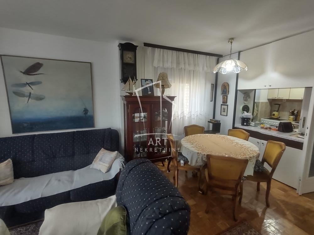 Stan na prodaju u Beogradu, Čukarica, dvosoban, 58m2, cena 190000 evra