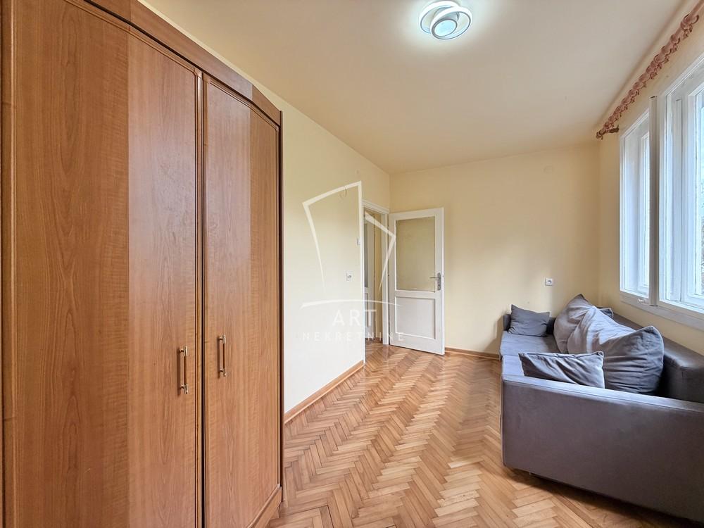 Stan na prodaju u Beogradu, Karaburma, dvoiposoban, 44m2, cena 149900 evra