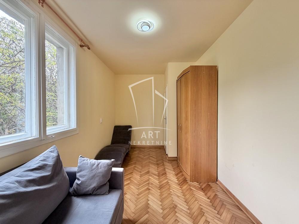 Stan na prodaju u Beogradu, Karaburma, dvoiposoban, 44m2, cena 149900 evra