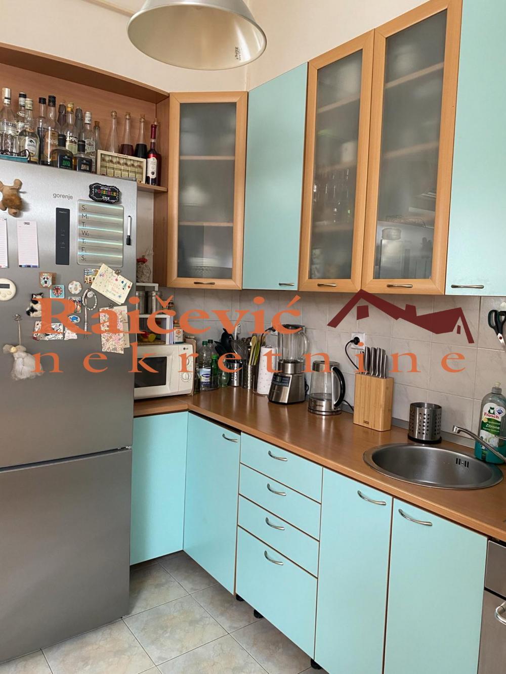 Stan na prodaju u Beogradu, Zeleno brdo, jednoiposoban, 38m2, cena 125000 evra