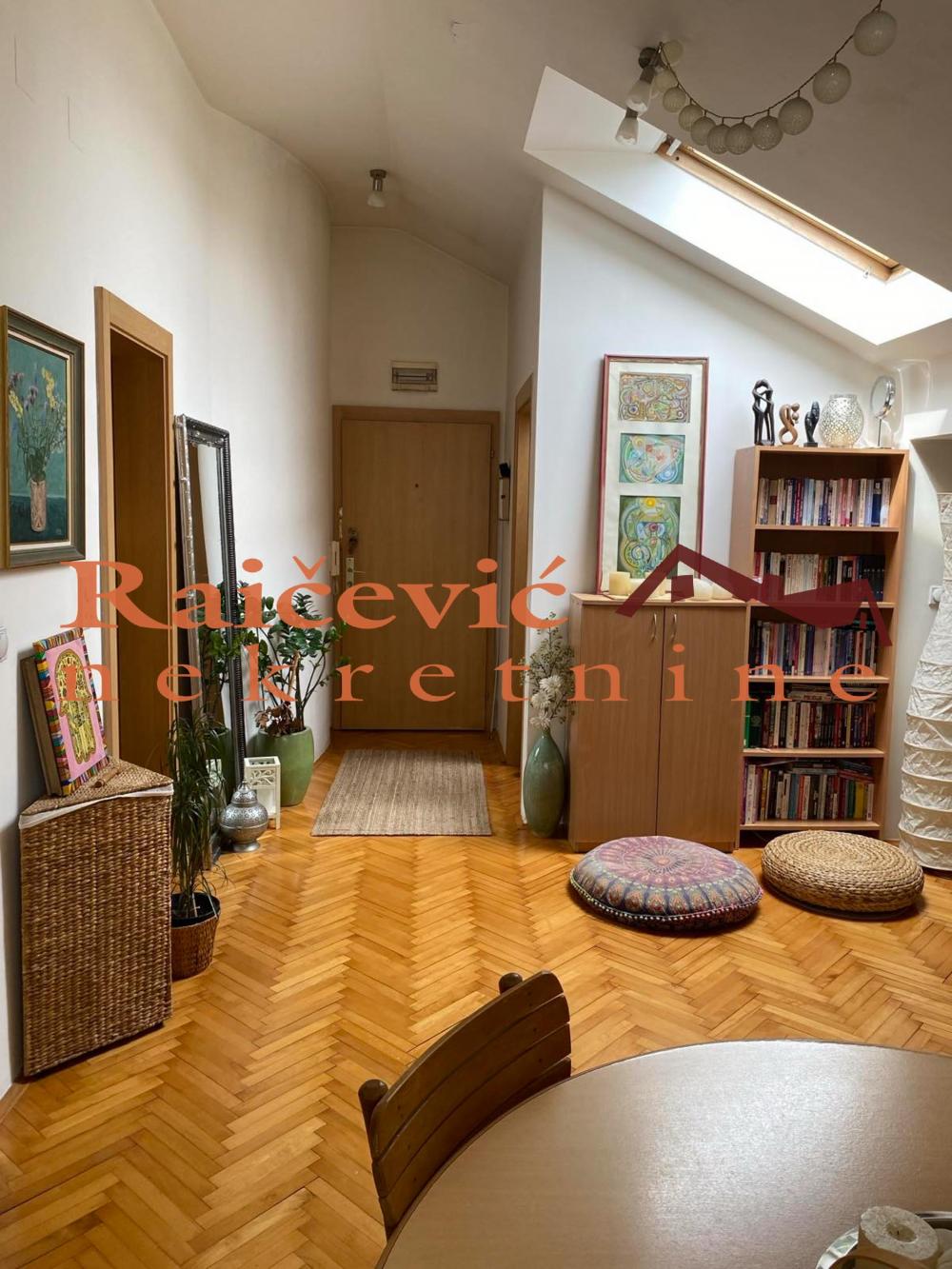 Stan na prodaju u Beogradu, Zeleno brdo, jednoiposoban, 38m2, cena 125000 evra