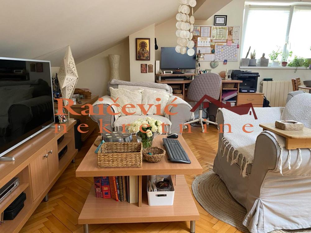 Stan na prodaju u Beogradu, Zeleno brdo, jednoiposoban, 38m2, cena 125000 evra