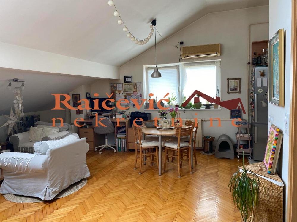 Stan na prodaju u Beogradu, Zeleno brdo, jednoiposoban, 38m2, cena 125000 evra