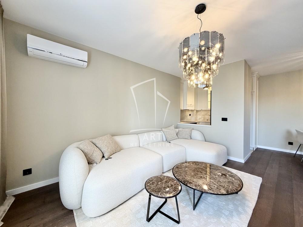 Stan na prodaju u Beogradu, Zemun, trosoban, 85m2, cena 288000 evra