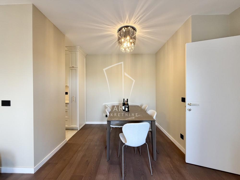 Stan na prodaju u Beogradu, Zemun, trosoban, 85m2, cena 288000 evra