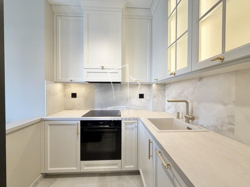 Stan na prodaju u Beogradu, Zemun, trosoban, 85m2, cena 288000 evra