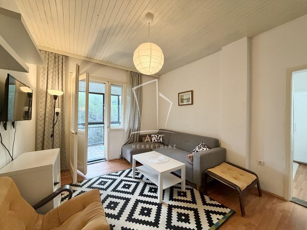 Stan na prodaju u Beogradu, Zemun, dvosoban, 37m2, cena 204000 evra