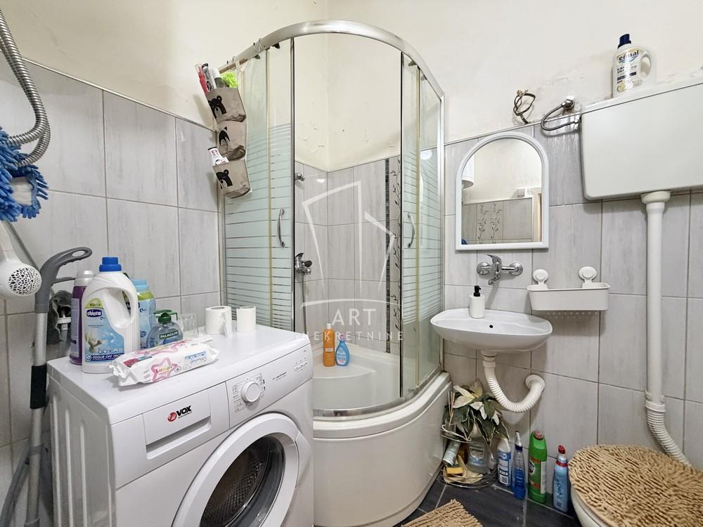 Stan na prodaju u Beogradu, Zemun, dvosoban, 37m2, cena 204000 evra