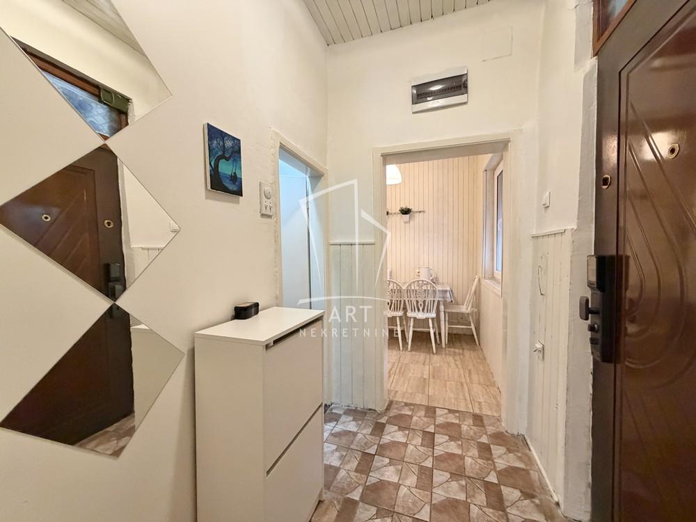 Stan na prodaju u Beogradu, Zemun, dvosoban, 37m2, cena 204000 evra