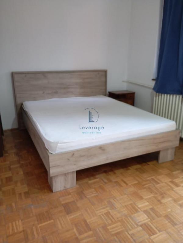 Stan na prodaju u Beogradu, Višnjička banja, trosoban, 67m2, cena 185000 evra